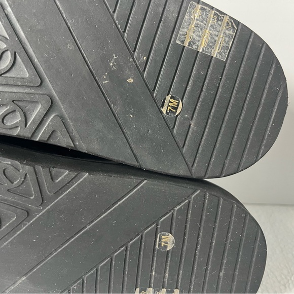 WISHBONE Black Faux Leather Heart Buckle Platform Mule Shoes Women's 7M - Picture 6 of 11